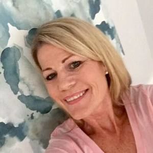 Meet your Posher, Eve